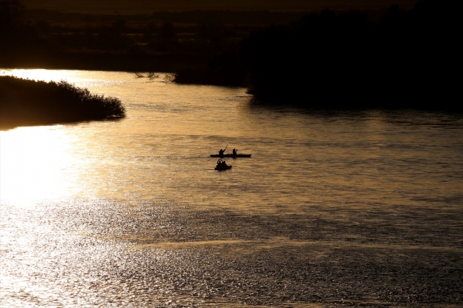 Meriç Nehri'nde gün batımı yolculuğu